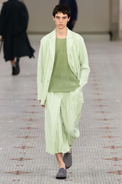Look 22